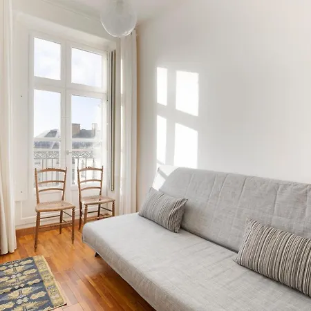 An Erminig By Cocoonr Apartment *